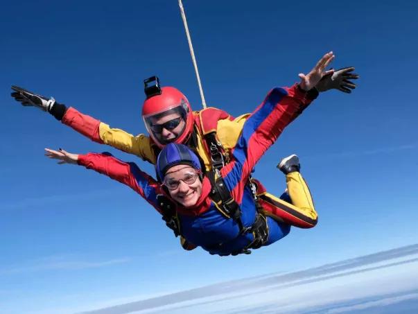 Skydivers in tandem